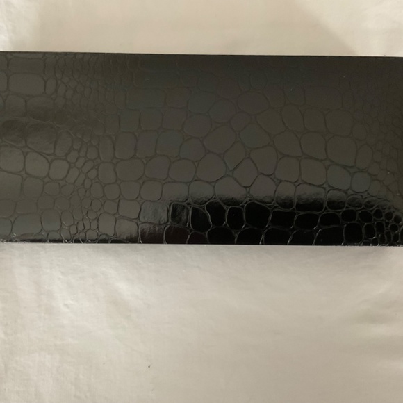 Hard Rock  PinsSetOf four from Amsterdam - Picture 5 of 5